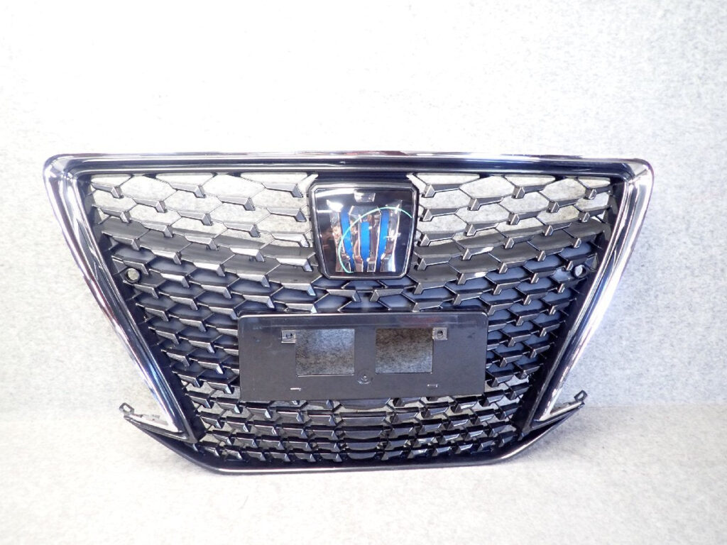 Toyota Crown – Genuine Front Grille